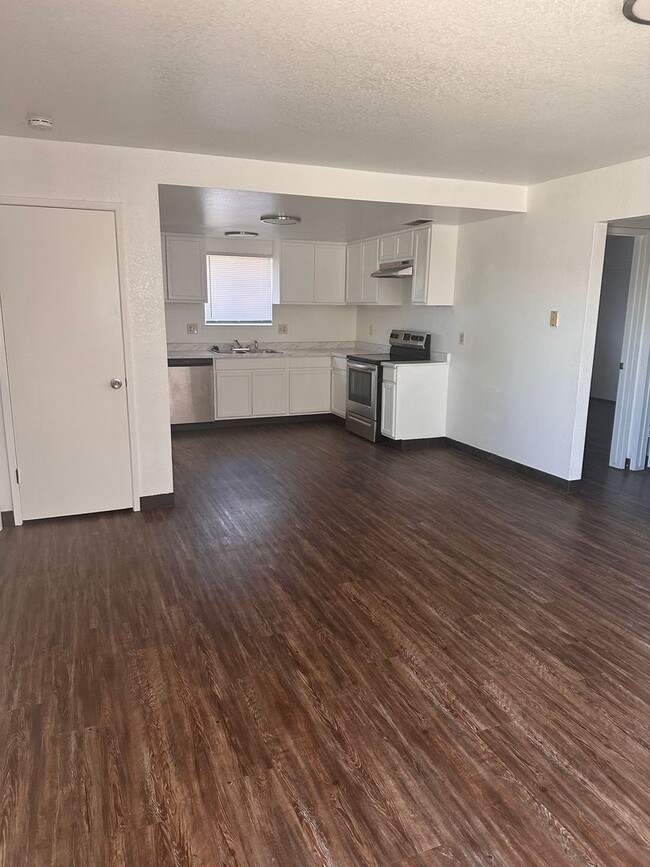 Foto del edificio - Great 2 bed 1 bath duplex