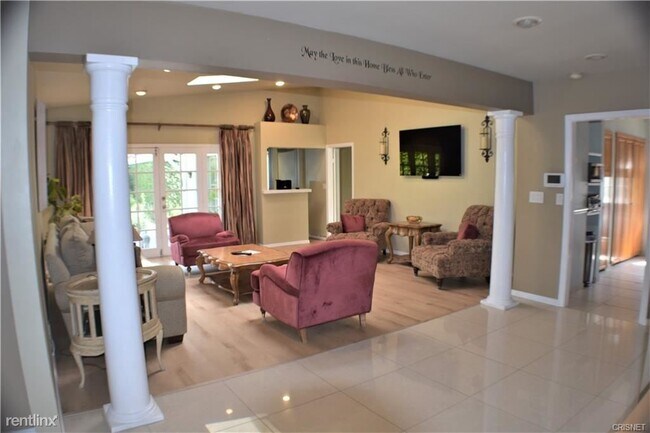 Building Photo - 3 br, 2 bath House - 17745 Welby Way