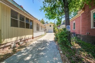 Building Photo - 2418 Laurel St