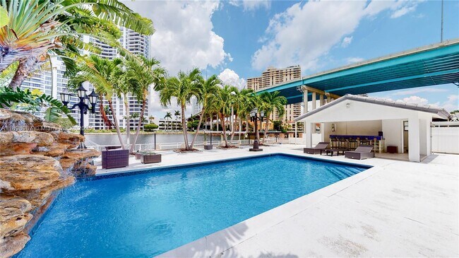 Foto del edificio - 19140 N Bay Rd