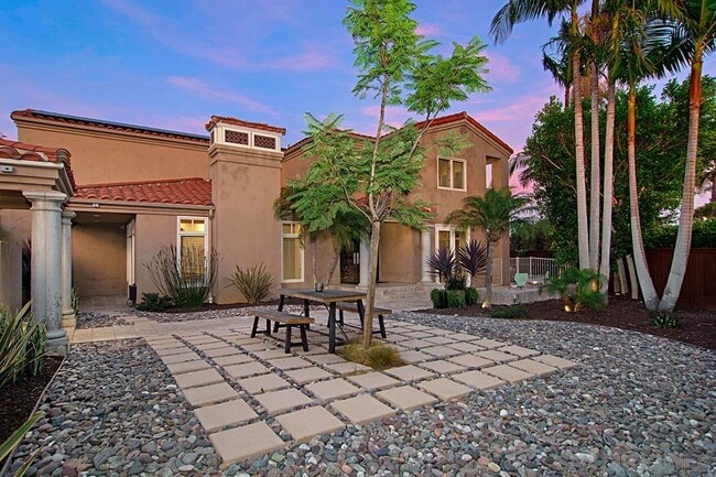 Building Photo - 927 Tingley Ln