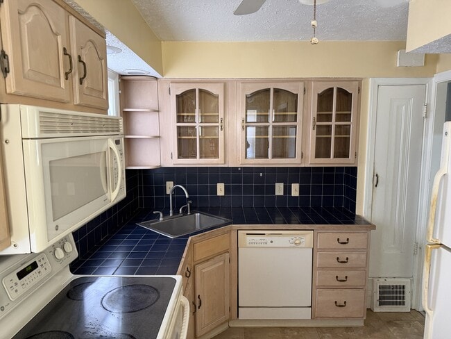 Foto del edificio - 4177 Ellison Rd