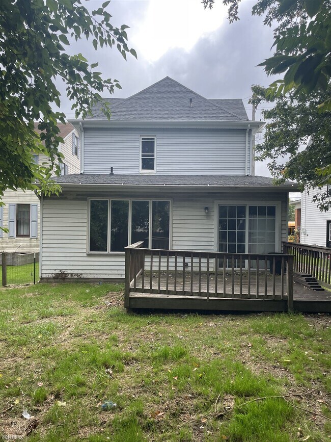 Foto del edificio - 4 br, 2 bath House - 482 East Washington S...