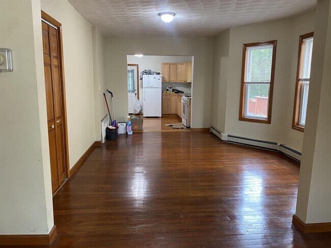 Foto del edificio - 64 Paris St