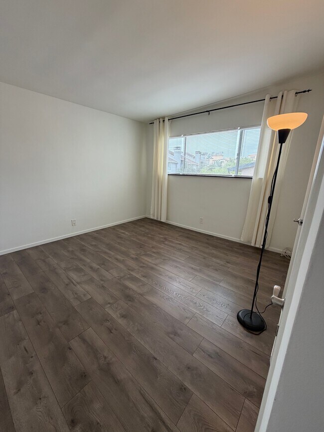 Foto del edificio - 830 S Barrington Ave