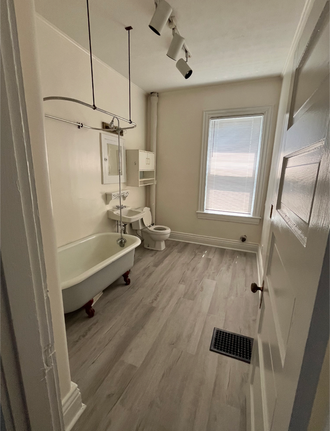 Photo - 1938 Deerwood Avenue Apartment