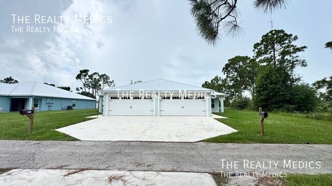 Building Photo - 4167 Hammock Rd