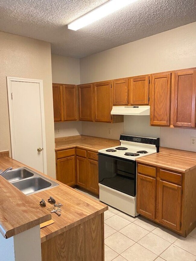 Foto del edificio - 3 br, 2 bath House - 3412 Ridge Smoke