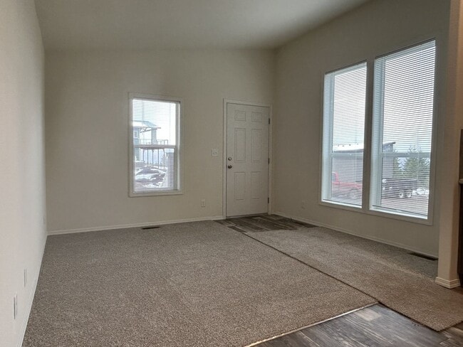 Building Photo - Powers Creek