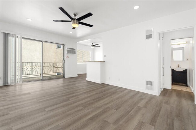 Foto del edificio - 612 Huntley Dr