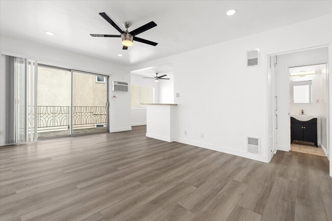 Building Photo - 612 Huntley Dr