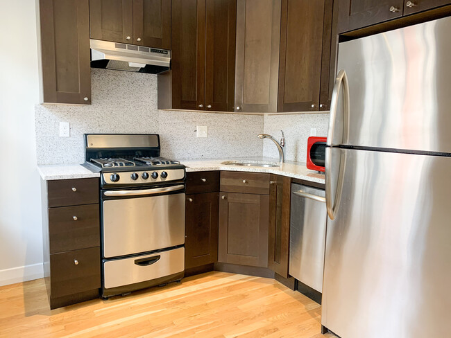 Kitchen - 33 Anderson St