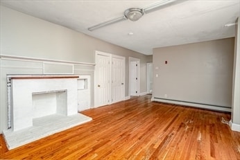 LR - 901 Main St
