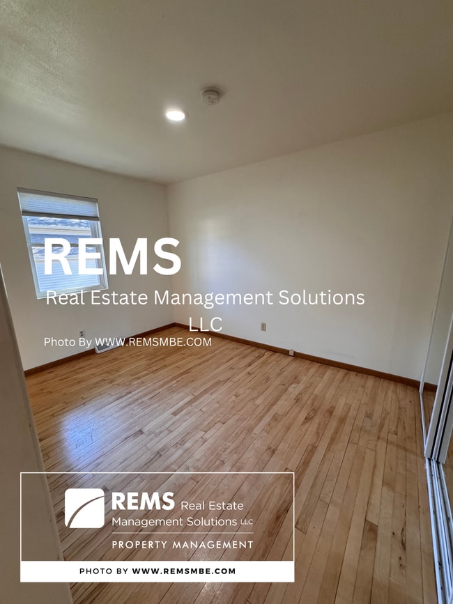 Building Photo - 500 7th St