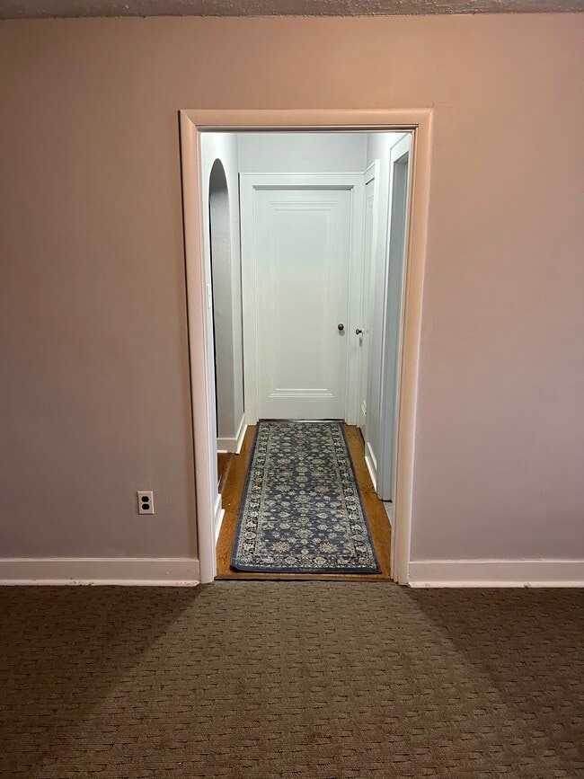 Hallway - 195 Palm Dr