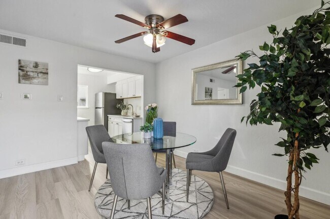 Foto del edificio - 3213 Admiralty Ln