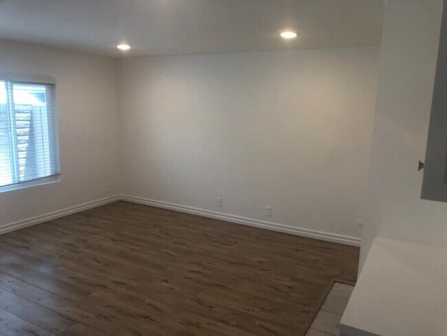 Master Bedroom - 18631 Collins St