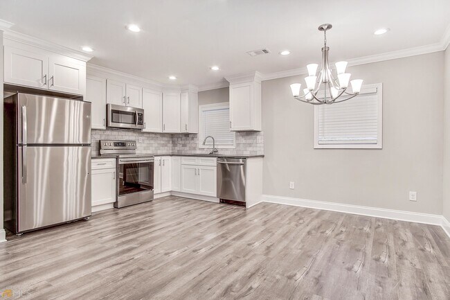 Foto del edificio - 2304 Wesley Chapel Rd
