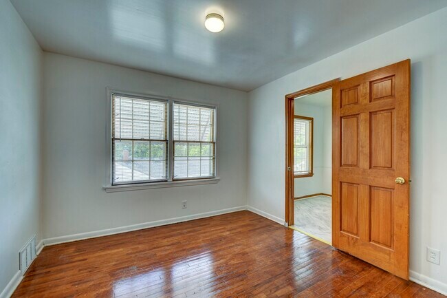 Foto del edificio - 4202 N 52nd St