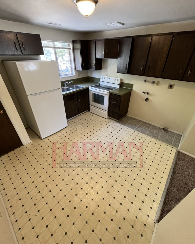 Building Photo - 1542 S 400 E