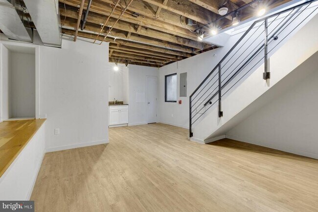 Foto del edificio - 1737 N Howard St