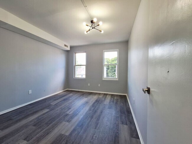 Foto del edificio - 156 Poplar St