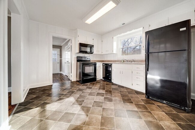 Foto del edificio - 312 W Schell St