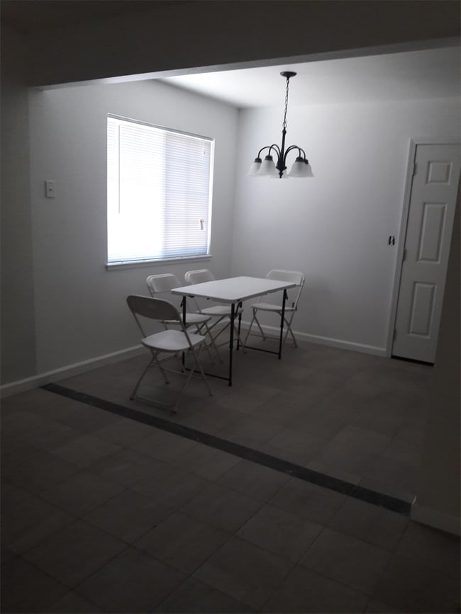 Foto del edificio - 2913 Sugarpine Way