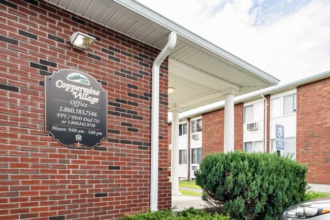 Foto del edificio - Coppermine Village