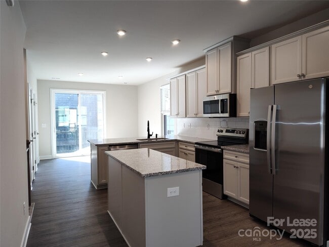 Foto del edificio - 6025 Fonsac Ln