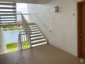 Building Photo - 6450 Aragon Way