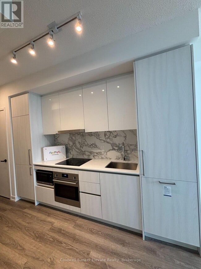 Building Photo - 195 Commerce St