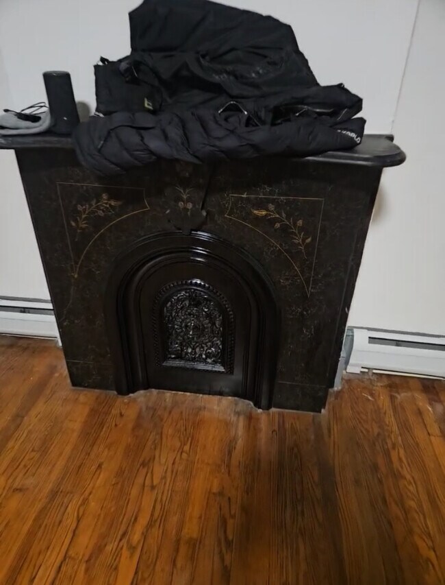 Building Photo - 220 Church St