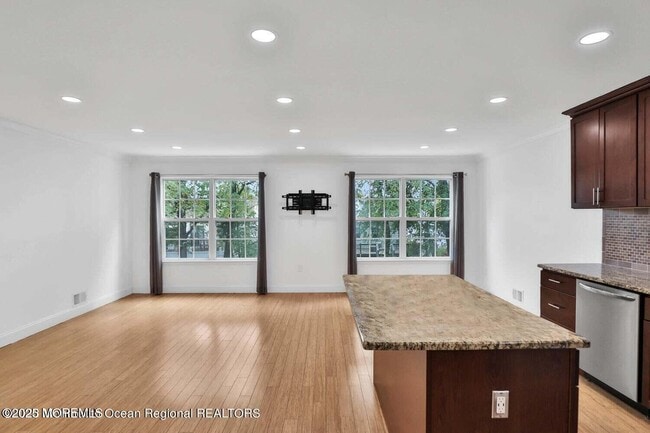 Foto del edificio - 578 Beachway Ave