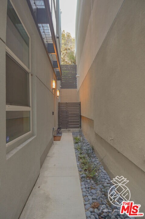 Building Photo - 6752 Gill Way