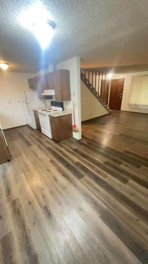 Foto del edificio - 1020-1040 E. 26th Ave.