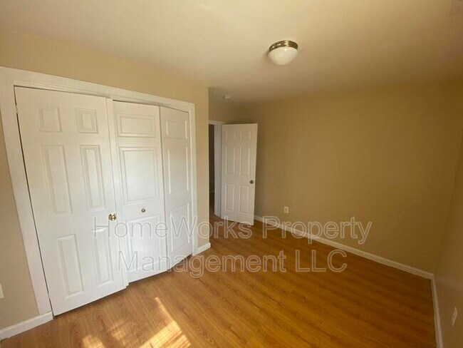 Building Photo - 23 S Calhoun St