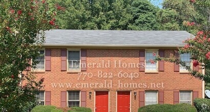 Building Photo - 413-415 Lexington Dr