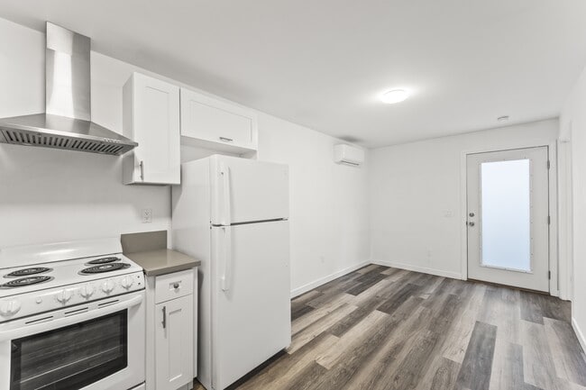 Building Photo - 7561 De Soto Ave