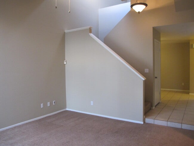 Building Photo - 3211 E Juniper Ave