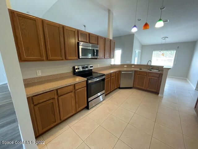 Building Photo - 2036 Gloria Cir