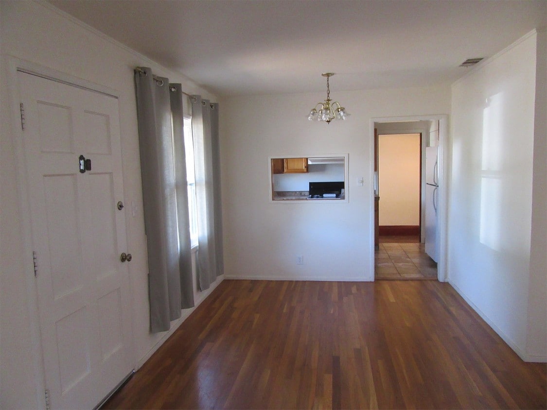 Building Photo - 261 W Terrace Dr