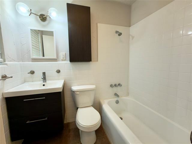 Foto del edificio - 6455 Waverly Way