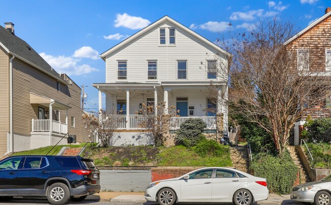 Building Photo - Stunning & Spacious 3 Bed/2 Bath Hampden H...