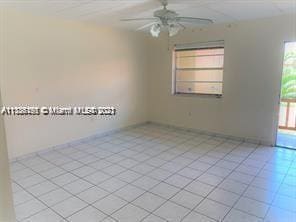 Foto del edificio - 4655 Palm Ave