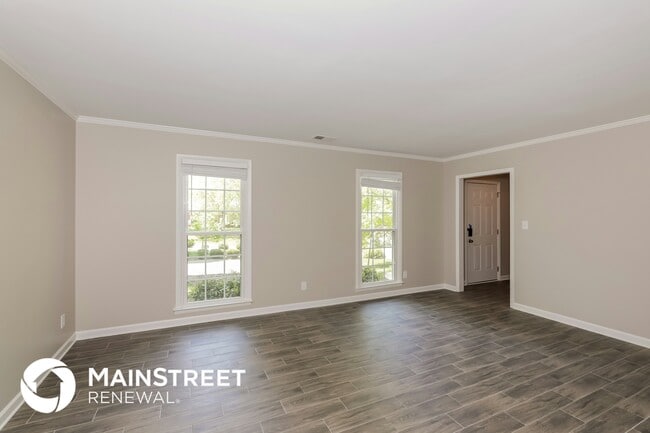 Building Photo - 6200 Oak Glen Ln