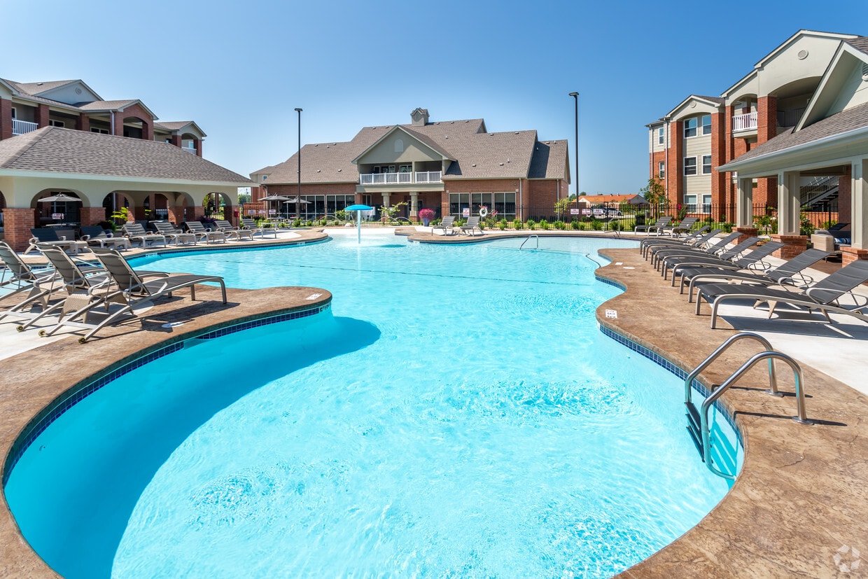 Walton Crossing Apartments in Bentonville, AR