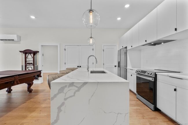 Building Photo - 234 Greene St