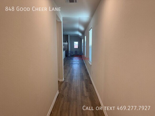 Foto del edificio - 848 Good Cheer Ln