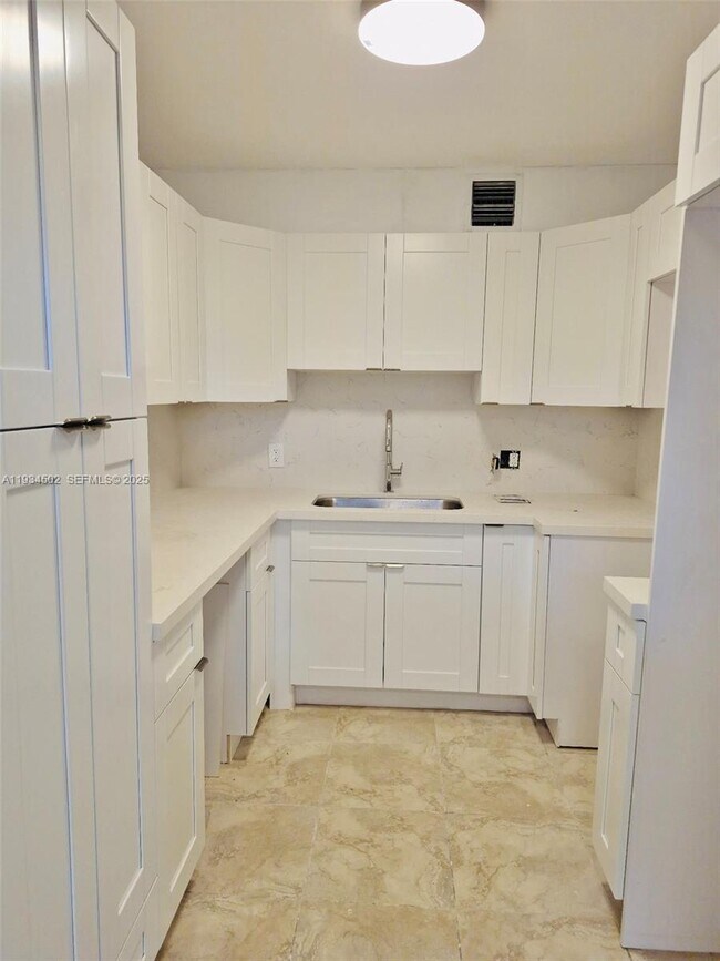 Foto del edificio - 13455 SW 9th Ct